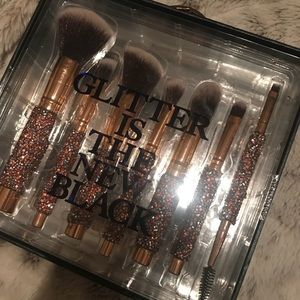 Makeup brushes